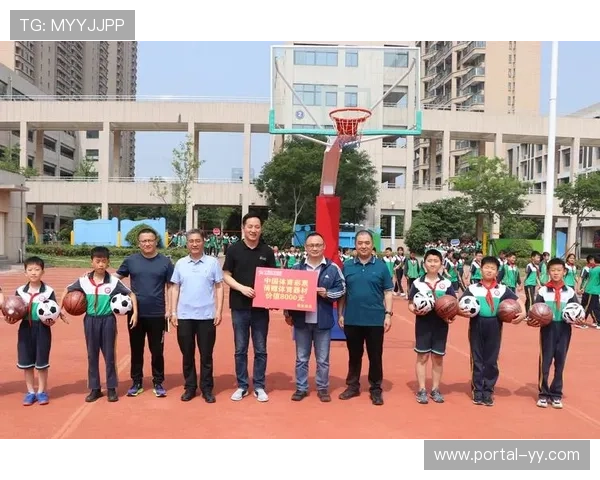 手球协会联合公益组织向山区学校捐赠器材，推动体育公平